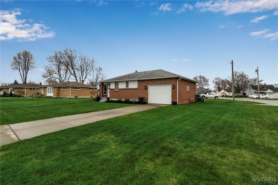 100 Lee Street, Cheektowaga, New York image 4