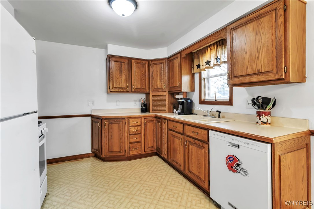 100 Lee Street, Cheektowaga, New York image 13
