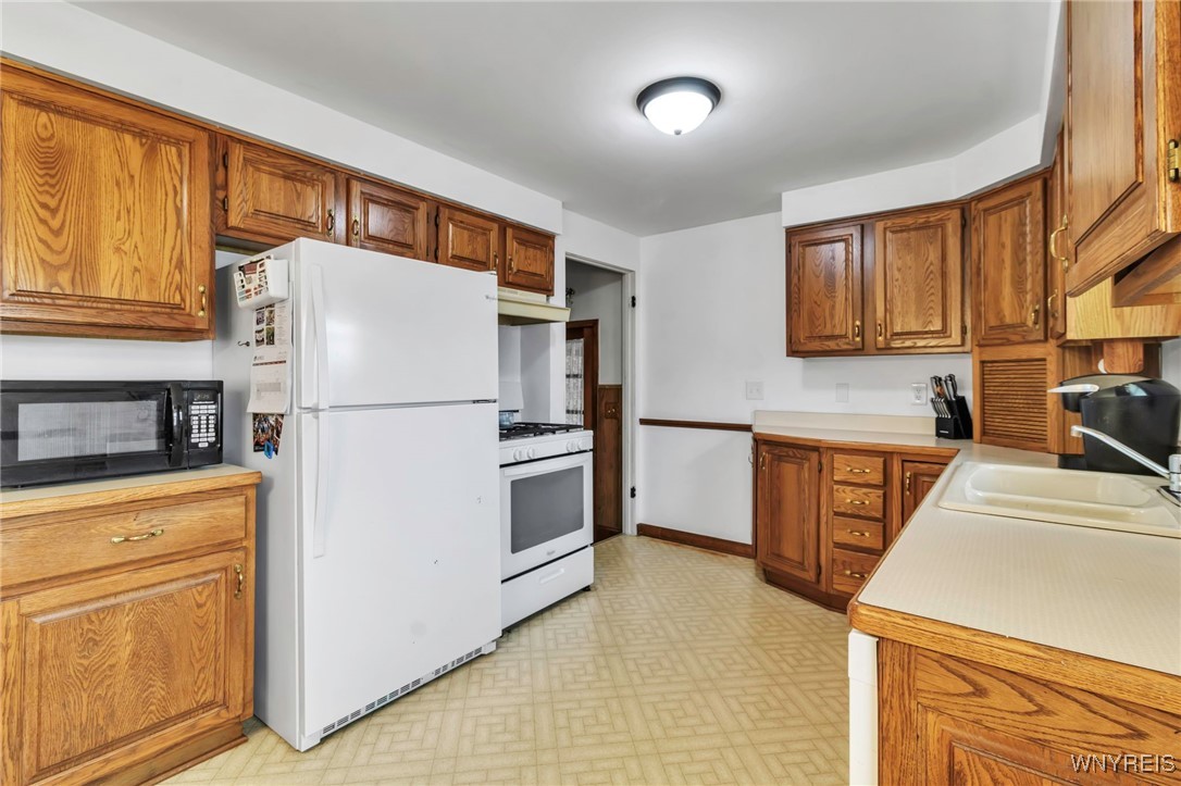100 Lee Street, Cheektowaga, New York image 14