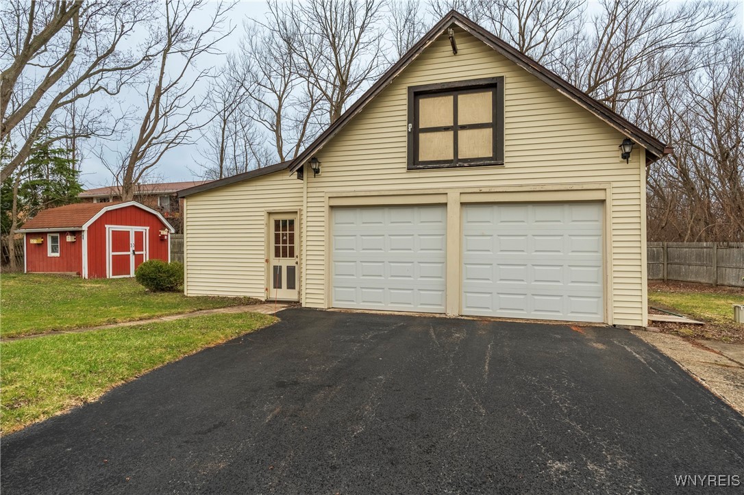 4058 Woodlawn Avenue, Hamburg, New York image 25