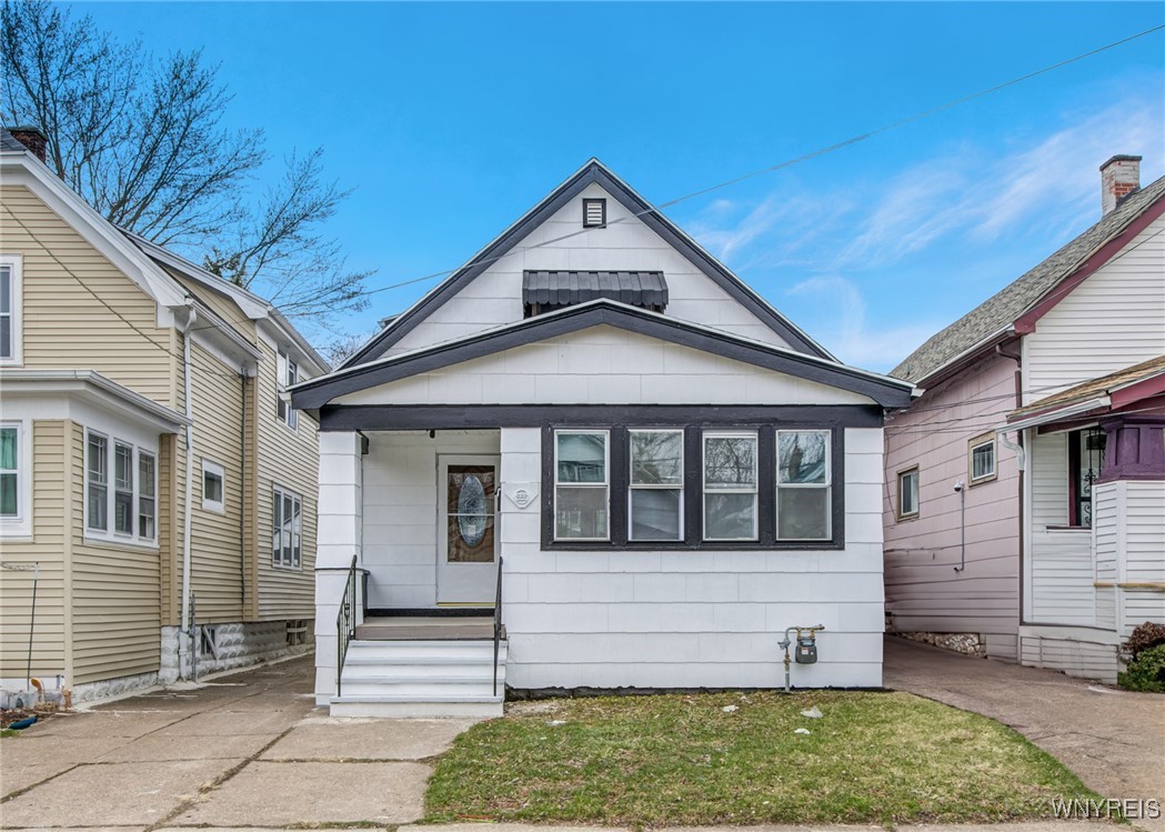 222 Roslyn Street, Buffalo, New York image 1