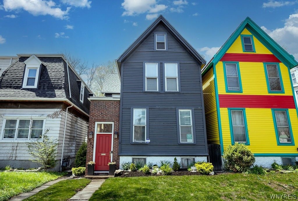 Photo of 142 N Pearl Street, Buffalo, NY 14202 (MLS # B1678842)