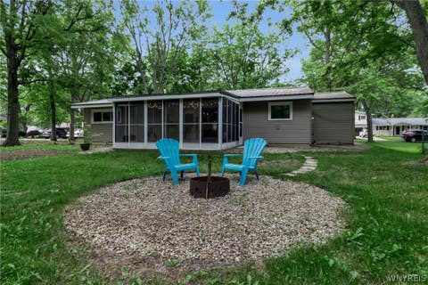 Tiny photo for 449 Kenwood Drive, Lewiston, NY 14092 (MLS # B1689946)
