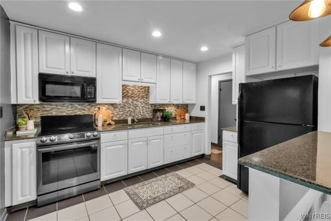 Tiny photo for 449 Kenwood Drive, Lewiston, NY 14092 (MLS # B1689946)