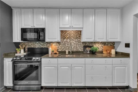 Tiny photo for 449 Kenwood Drive, Lewiston, NY 14092 (MLS # B1689946)