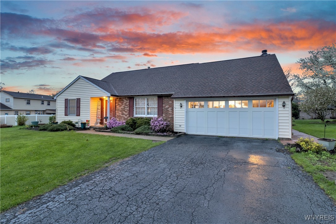 112 Old Orchard Lane, Orchard Park, New York image 2