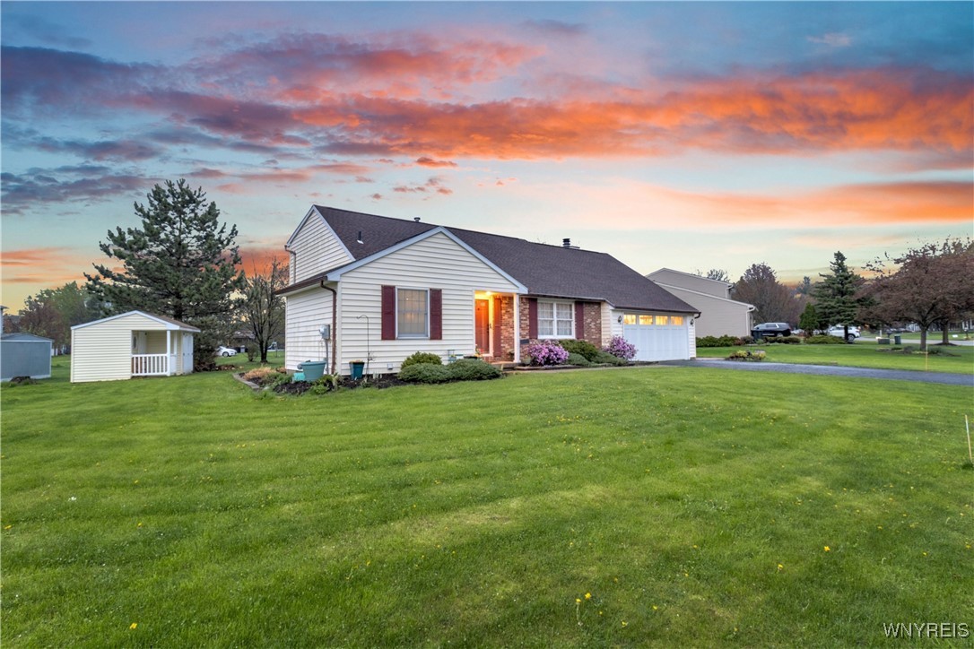 112 Old Orchard Lane, Orchard Park, New York image 3