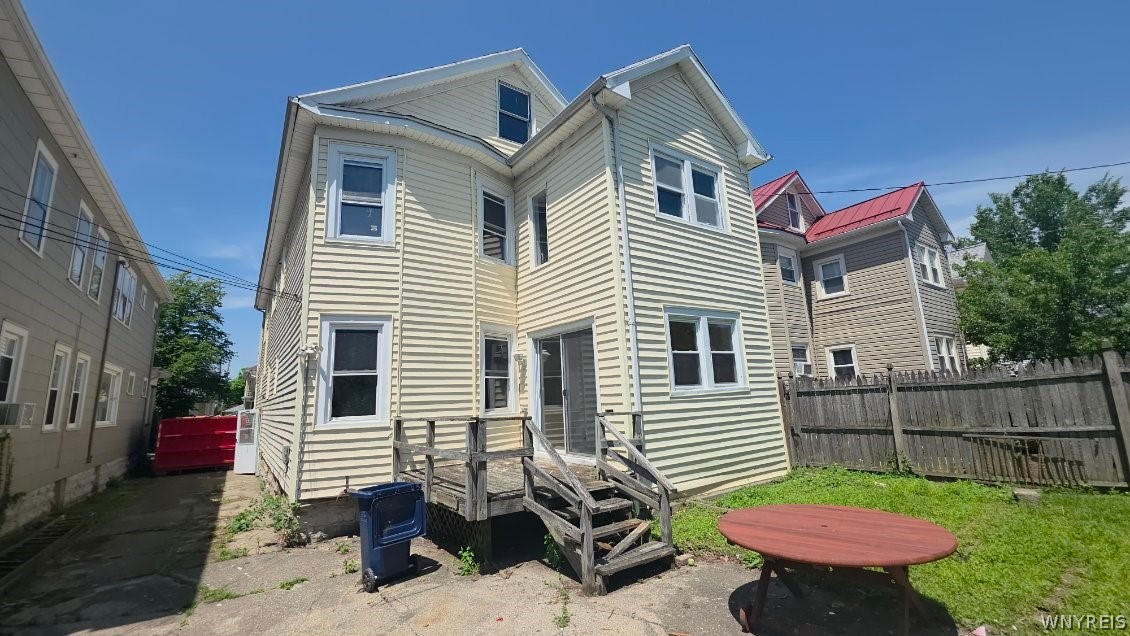 27 Crestwood Avenue