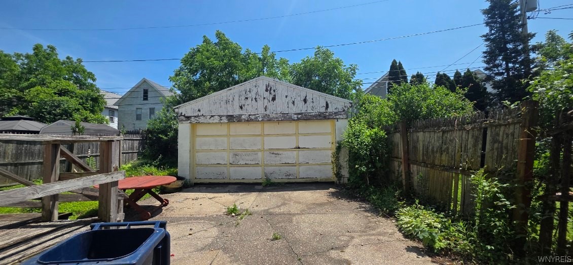 27 Crestwood Avenue