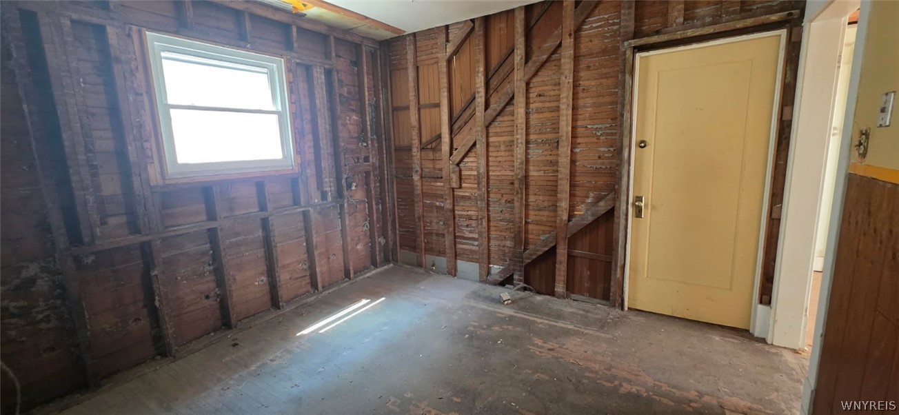 27 Crestwood Avenue