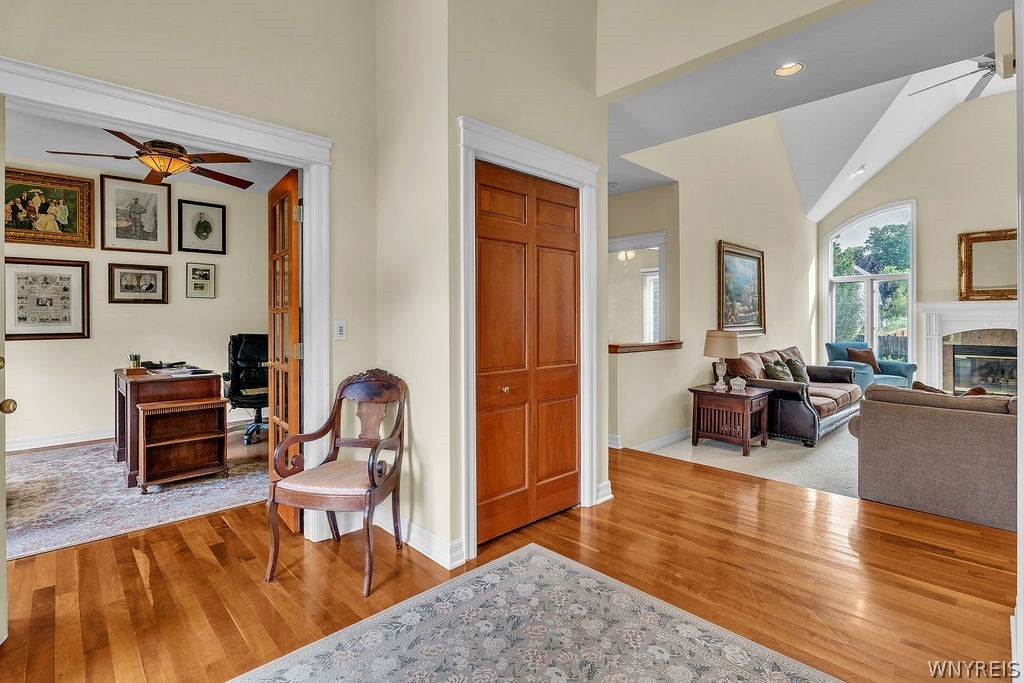 27 Brookshire Ct