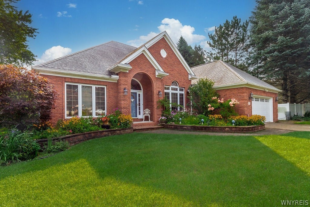 27 Brookshire Ct