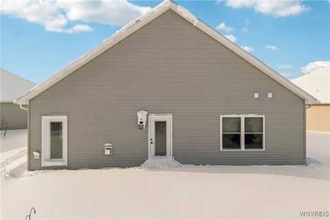 Tiny photo for 6385 Boston State Road #13, Hamburg, NY 14075 (MLS # B1660337)