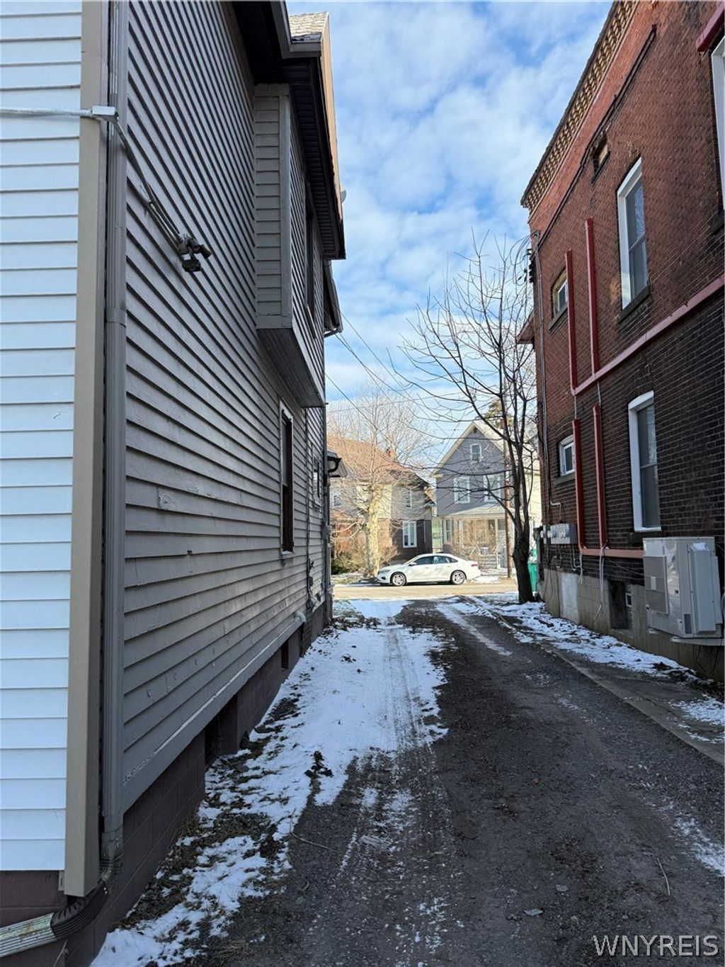 Photo of 725 Monteagle Street, Niagara Falls, NY 14305 (MLS # B1667349)