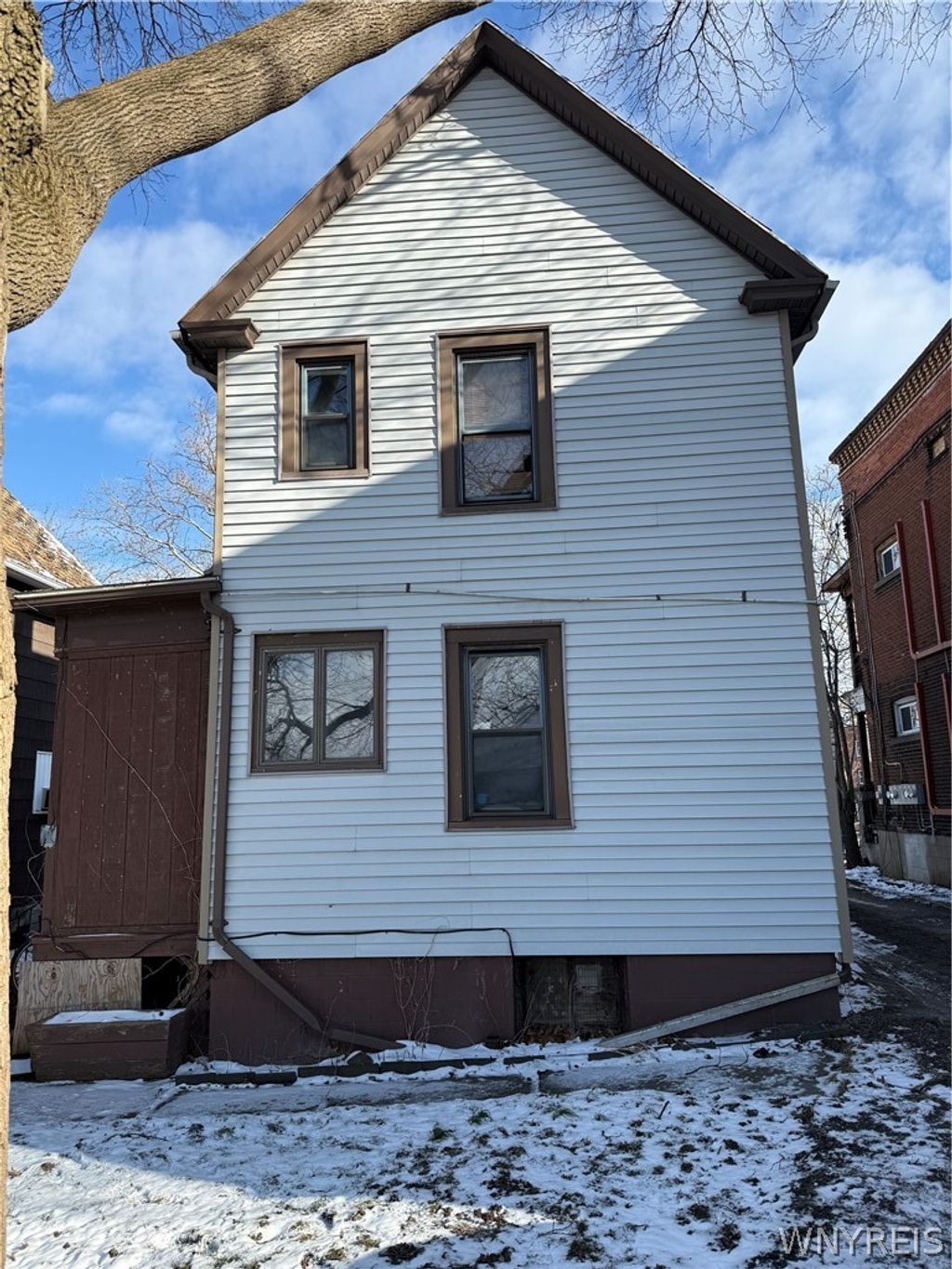 Photo of 725 Monteagle Street, Niagara Falls, NY 14305 (MLS # B1667349)