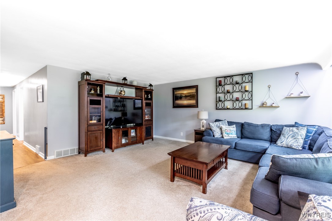 63 Hunters Lane, Amherst, New York image 7