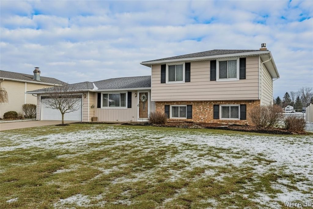 Photo of 6399 Buell Drive, Lockport Town, NY 14094 (MLS # B1667765)