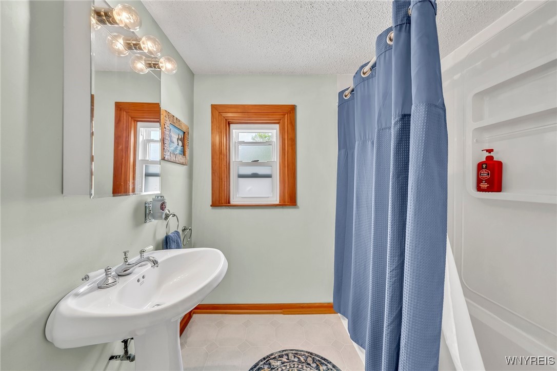 18 Meadowlawn Road, Orchard Park, New York image 13