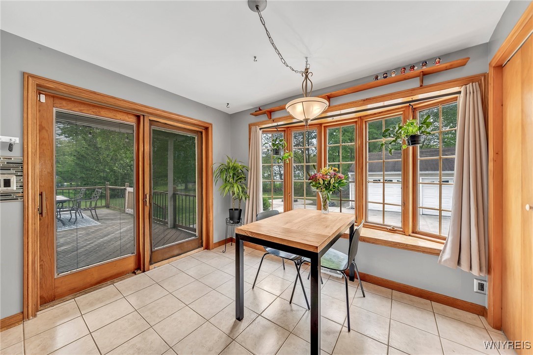 18 Meadowlawn Road, Orchard Park, New York image 4