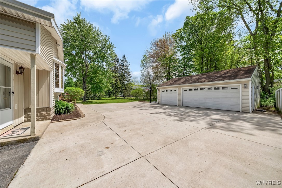 18 Meadowlawn Road, Orchard Park, New York image 35