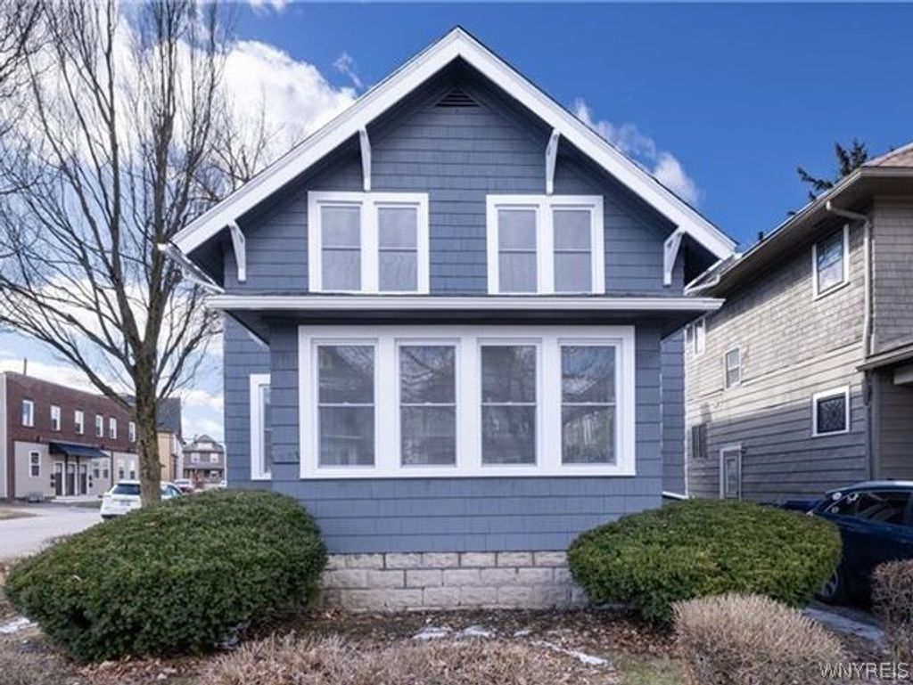 Photo of 58 Montrose Avenue, Buffalo, NY 14214 (MLS # B1665200)