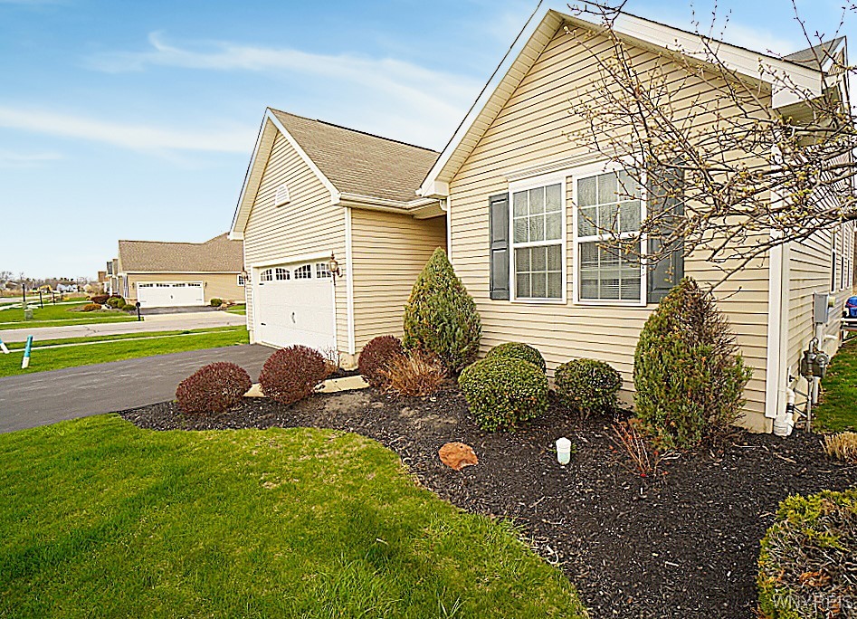 549 Riverwalk Drive, Lewiston, New York image 4