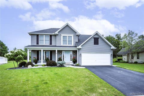 Photo of 22 Vista Court, West Seneca, NY 14224 (MLS # B1705609)