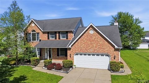 Photo of 21 W Royal Hill Drive, Orchard Park, NY 14127 (MLS # B1683460)