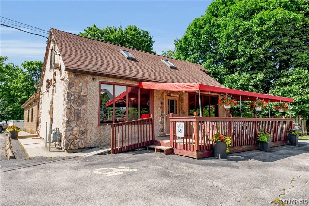 Photo of 951 Ridge Road, Lackawanna, NY 14218 (MLS # B1705801)