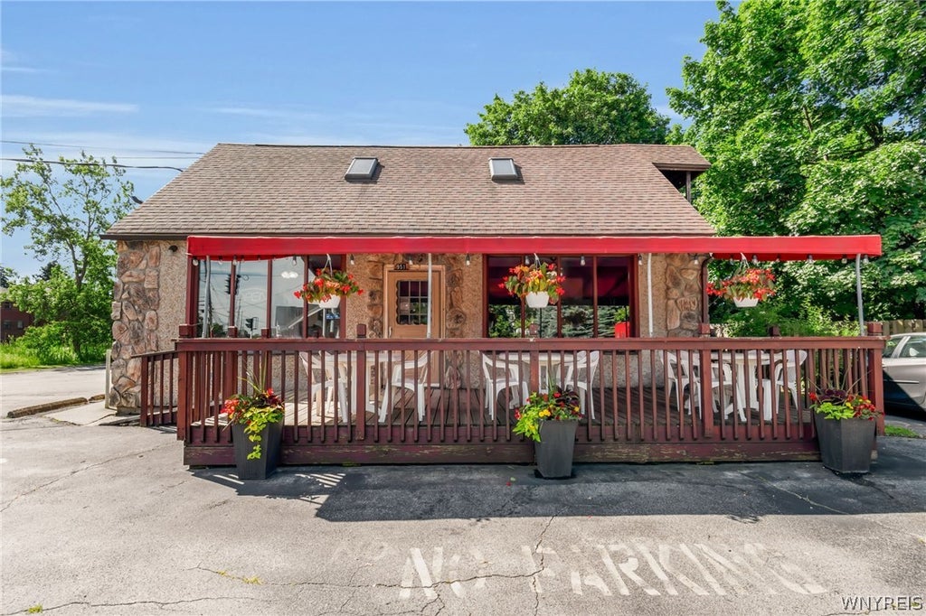 Photo of 951 Ridge Road, Lackawanna, NY 14218 (MLS # B1705801)