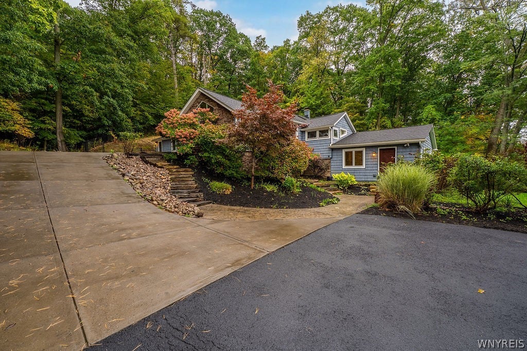 7015 S Abbott Rd