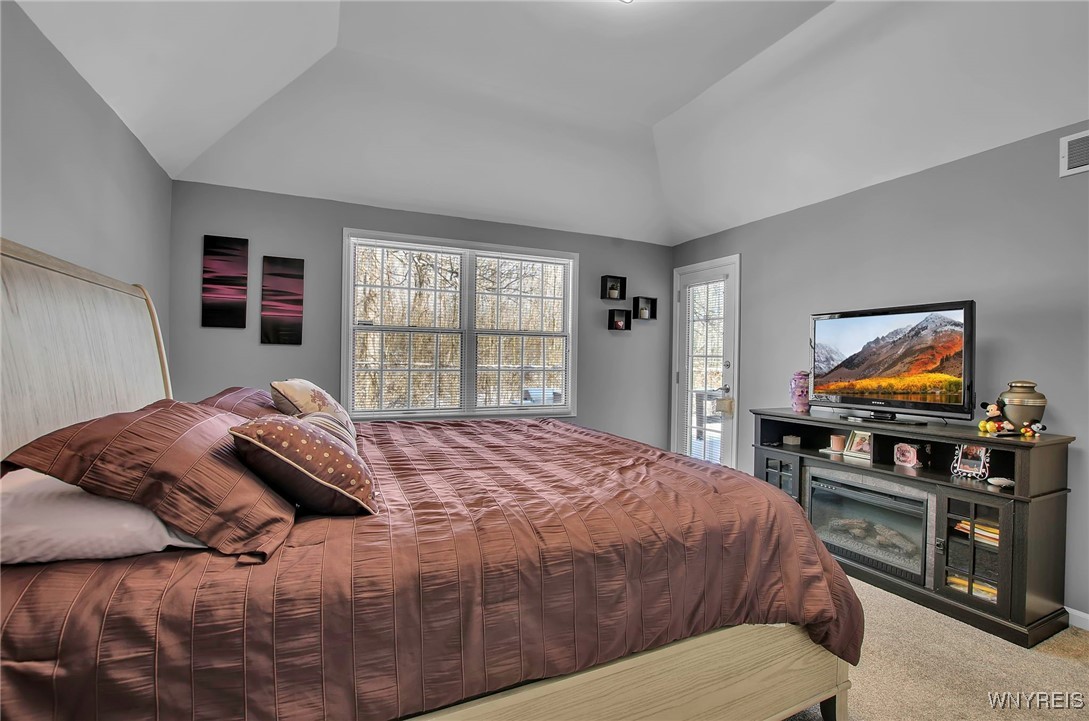 22 Cobblestone Lane, Amherst, New York image 36