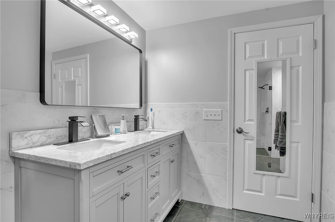 22 Cobblestone Lane, Amherst, New York image 38