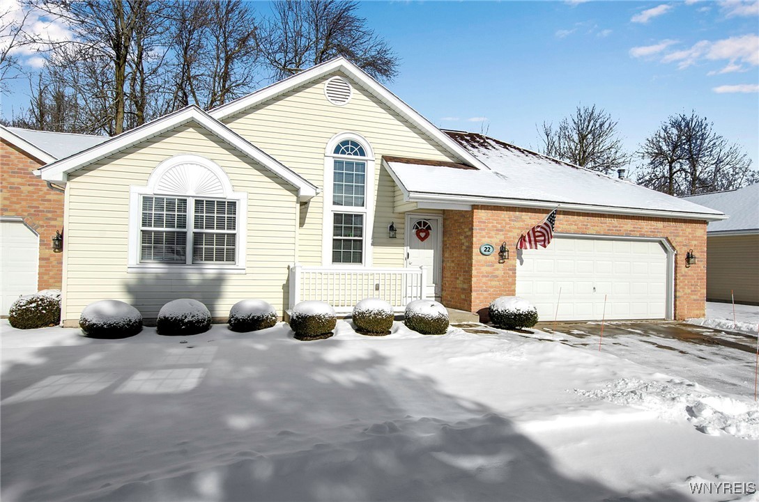 22 Cobblestone Lane, Amherst, New York image 3