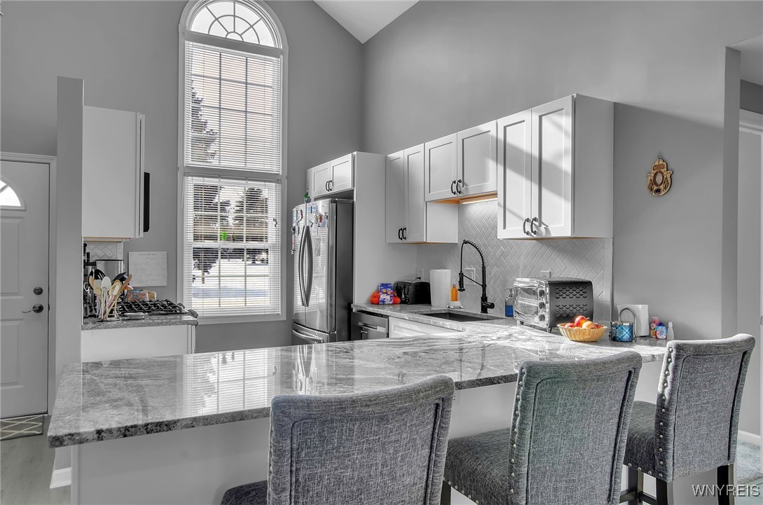 22 Cobblestone Lane, Amherst, New York image 14