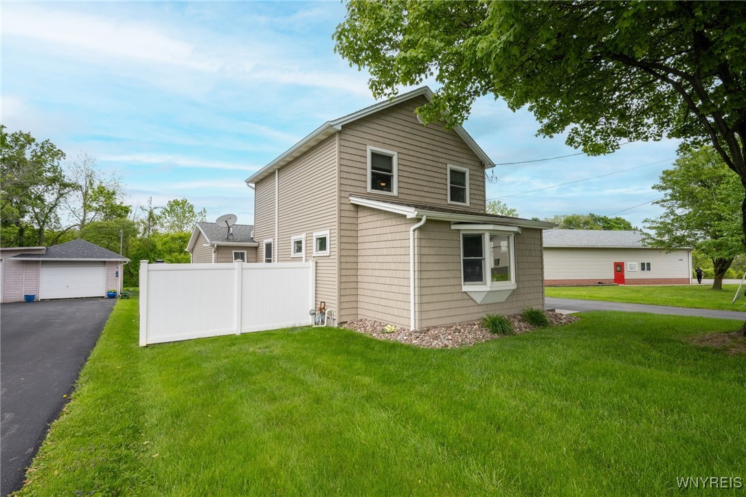170 Thorn Avenue, Orchard Park, New York image 3