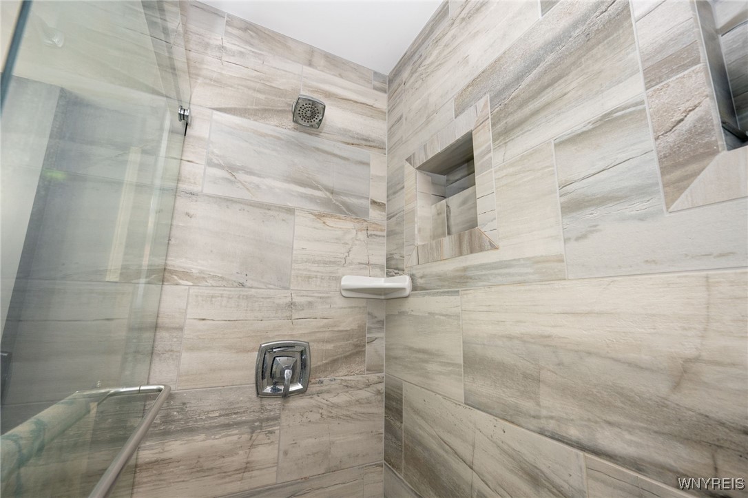 170 Thorn Avenue, Orchard Park, New York image 27