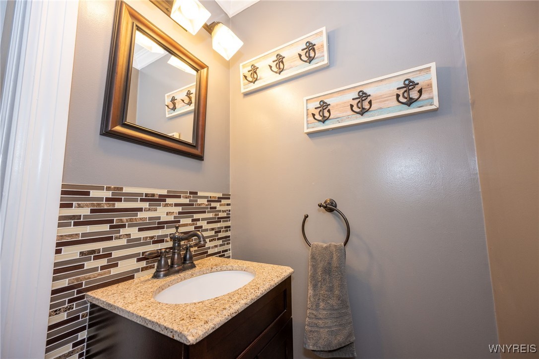 170 Thorn Avenue, Orchard Park, New York image 22