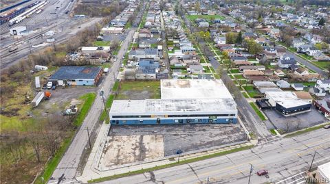 Tiny photo for 2425 Hyde Park Boulevard, Niagara Falls, NY 14305 (MLS # B1674401)
