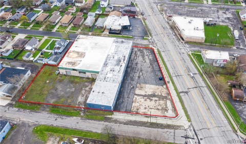 Tiny photo for 2425 Hyde Park Boulevard, Niagara Falls, NY 14305 (MLS # B1674401)