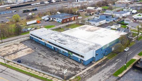 Tiny photo for 2425 Hyde Park Boulevard, Niagara Falls, NY 14305 (MLS # B1674401)