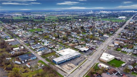 Tiny photo for 2425 Hyde Park Boulevard, Niagara Falls, NY 14305 (MLS # B1674401)