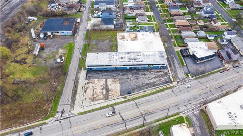 Tiny photo for 2425 Hyde Park Boulevard, Niagara Falls, NY 14305 (MLS # B1674401)