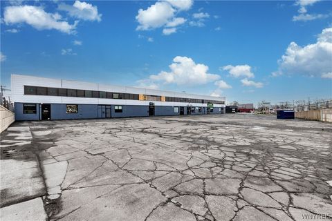 Tiny photo for 2425 Hyde Park Boulevard, Niagara Falls, NY 14305 (MLS # B1674401)