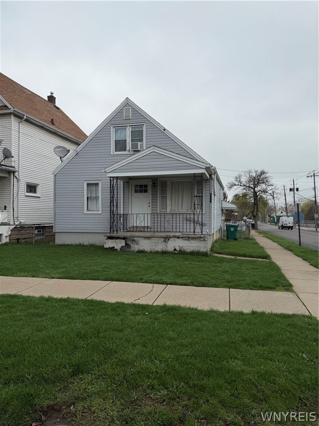 Photo of 1001 17th Street, Niagara Falls, NY 14301 (MLS # B1674331)