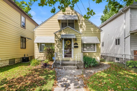 Photo of 612 23rd Street, Niagara Falls, NY 14301 (MLS # B1724742)