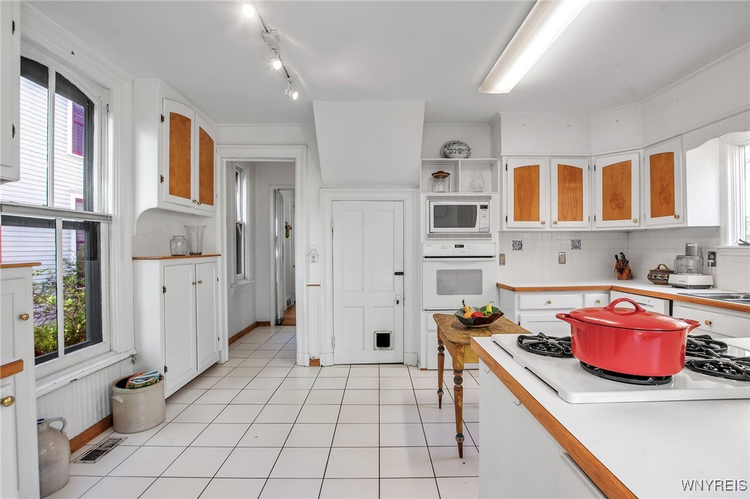 41 Irving Place, Buffalo, New York image 15