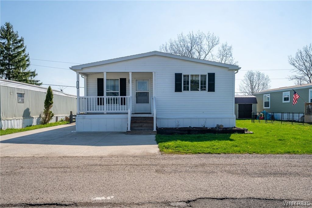Photo of 1406 East Drive, Alden, NY 14004 (MLS # B1677502)