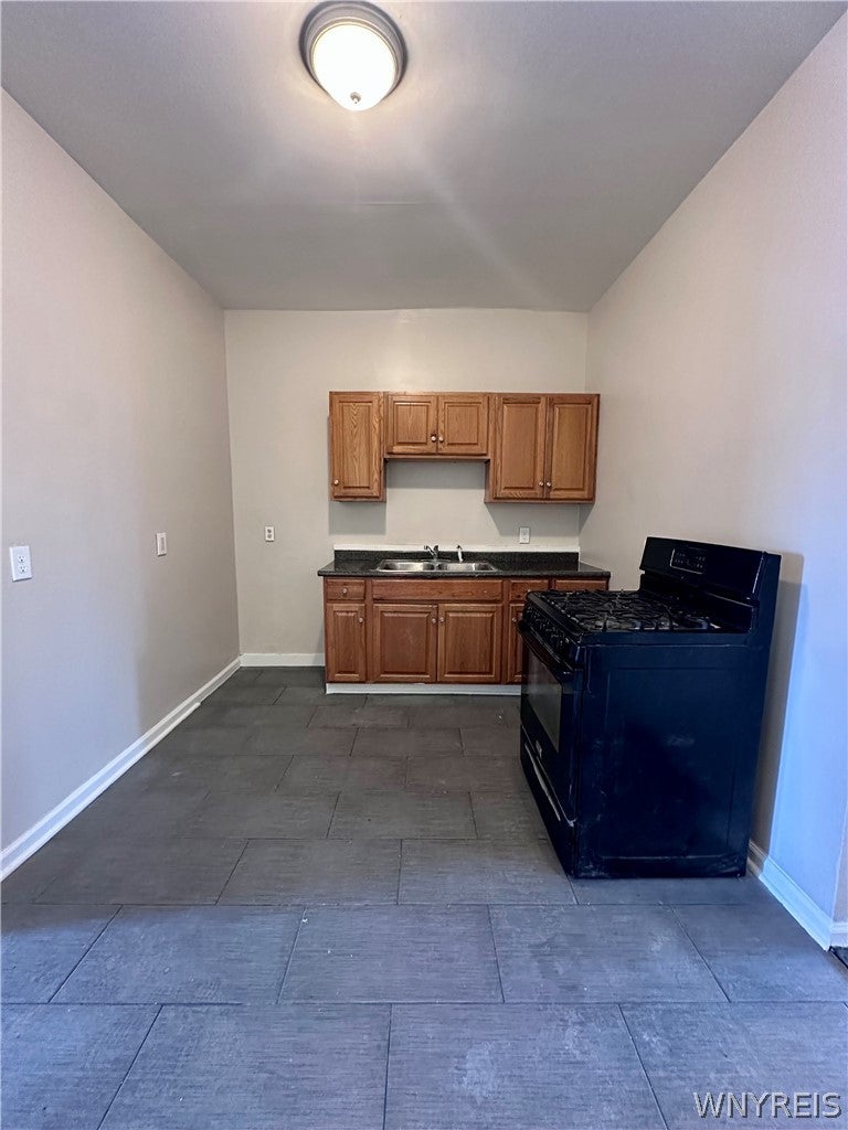 Photo of 310 Hampshire Street, Buffalo, NY 14213 (MLS # B1700773)