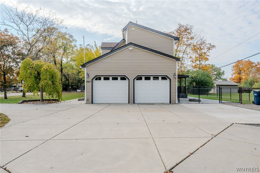 2507 Oak Harbor Road